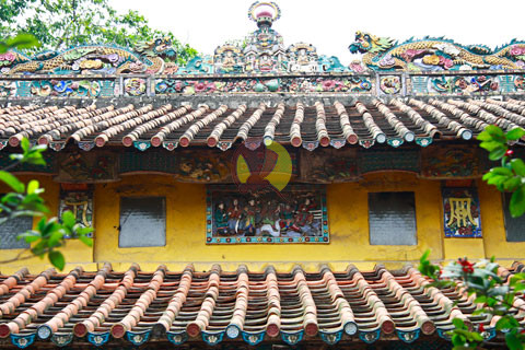 Chùa gốm sứ độc nhất Hà Thành